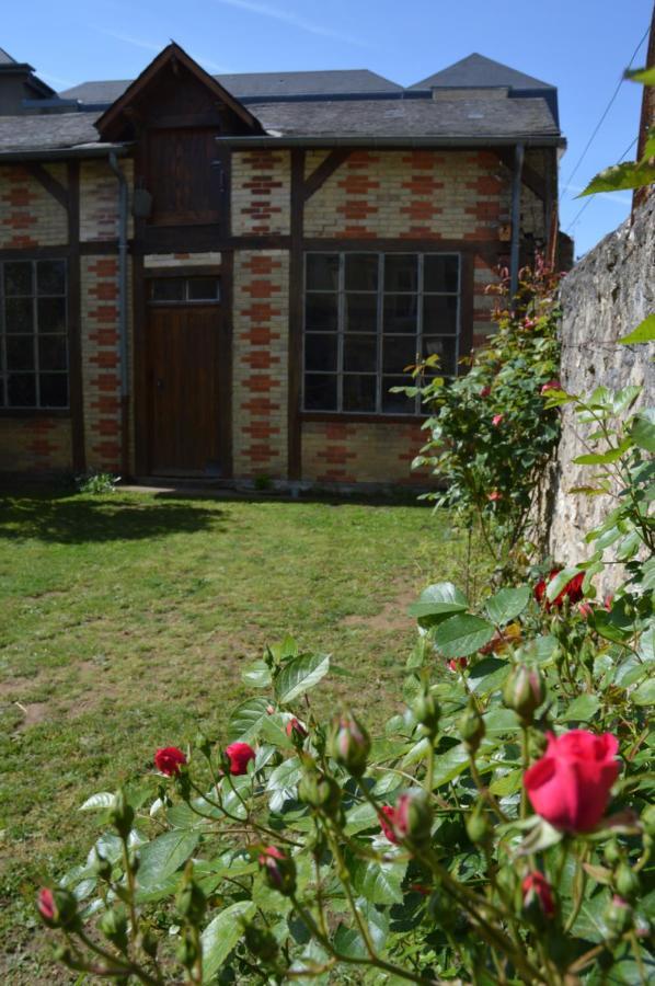 Chambre D'Hotes Les Ecuries Le Mans Esterno foto